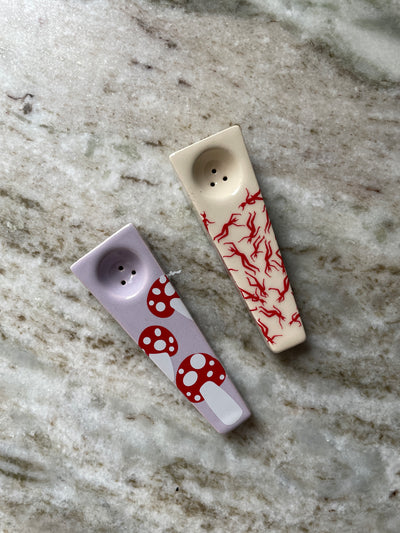 Devil Dance Party Cream Ceramic Pipe