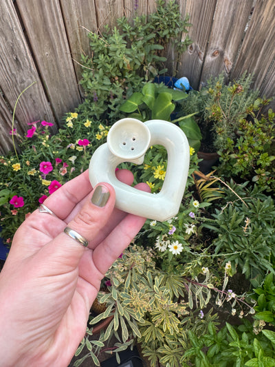 Ceramic Heart Pipe - Off White