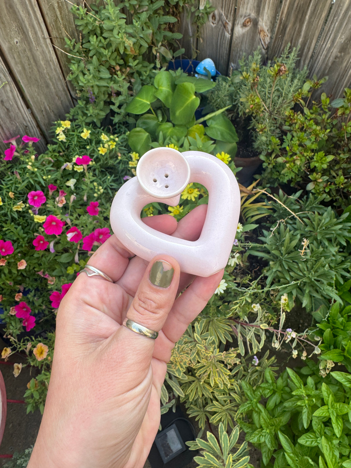 Ceramic Heart Pipe - Pale Pink